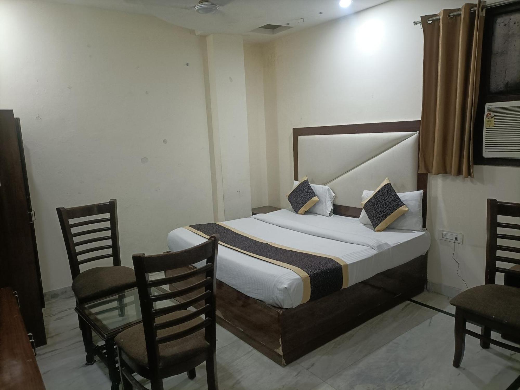 Hotel Ringer New Delhi Exteriör bild