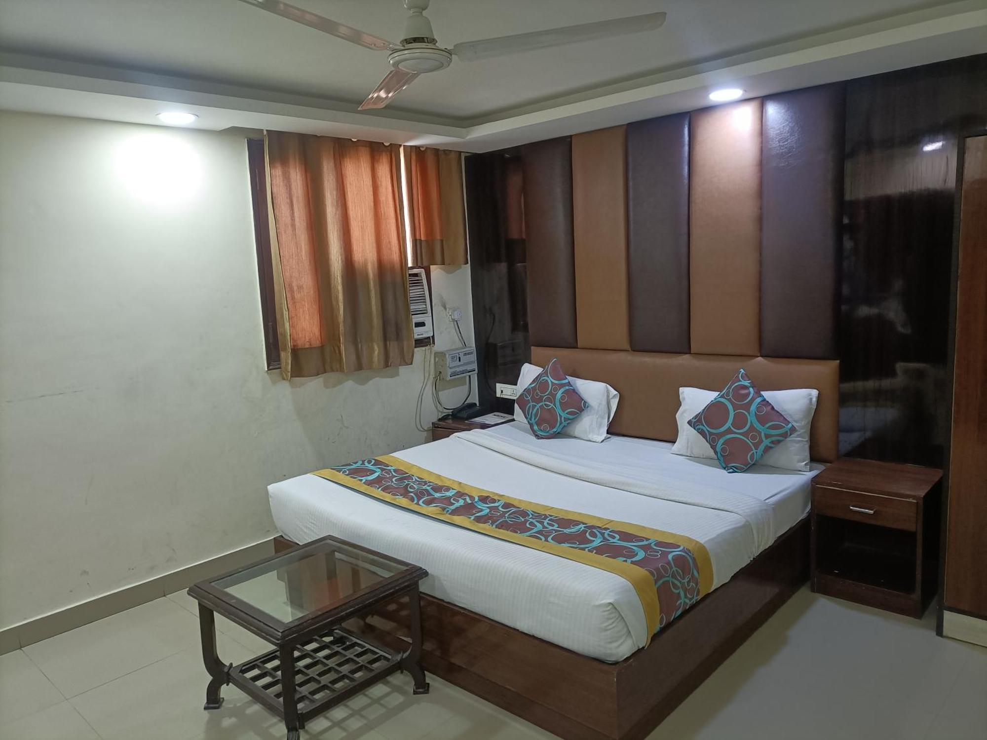 Hotel Ringer New Delhi Exteriör bild